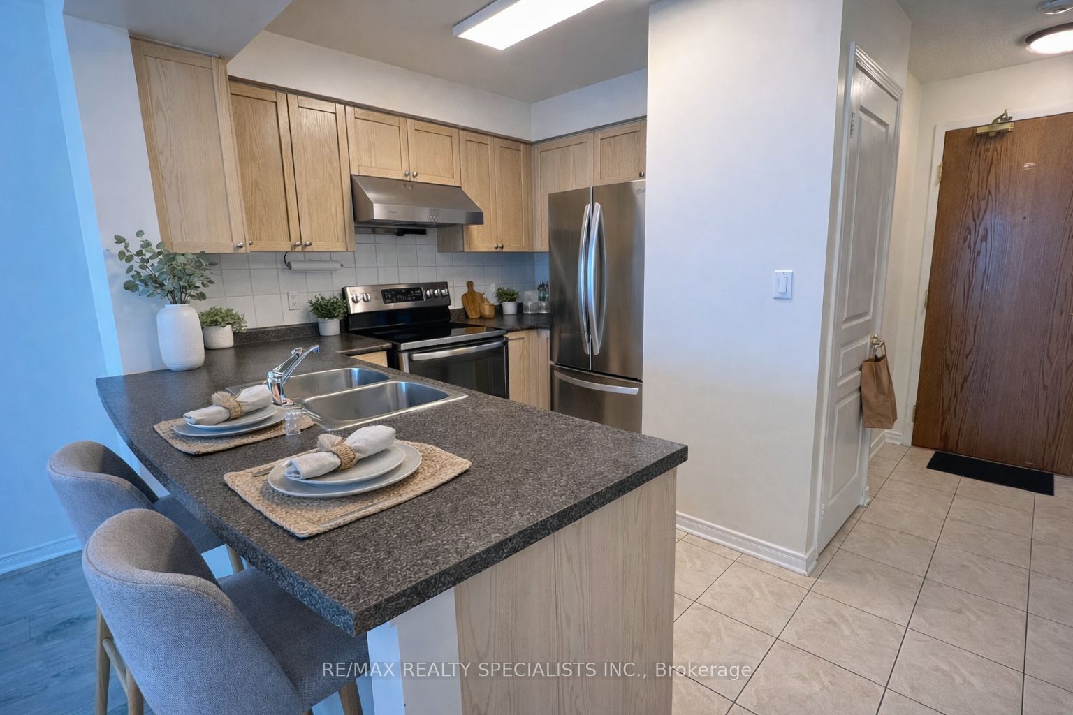 4879 Kimbermount Avenue 810