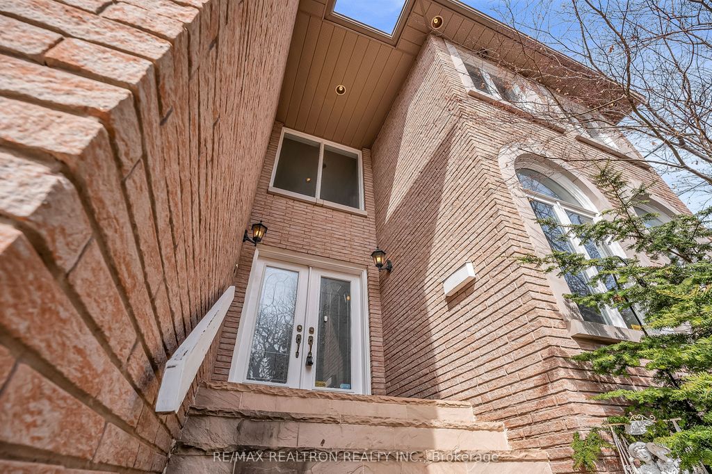 Photo of 278 Dunview Avenue, Toronto, ON M2N 4J5 (MLS # C12938052)
