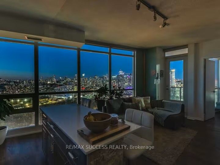 215 Fort York Boulevard 3211