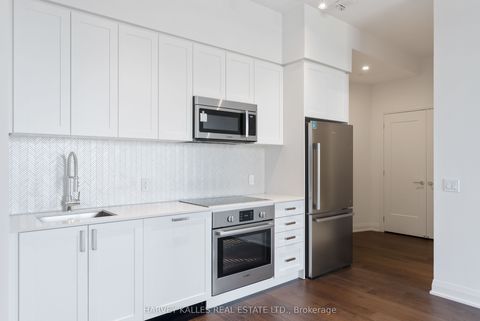 293 The Kingsway N/A 707 Toronto ON M9A 3A9