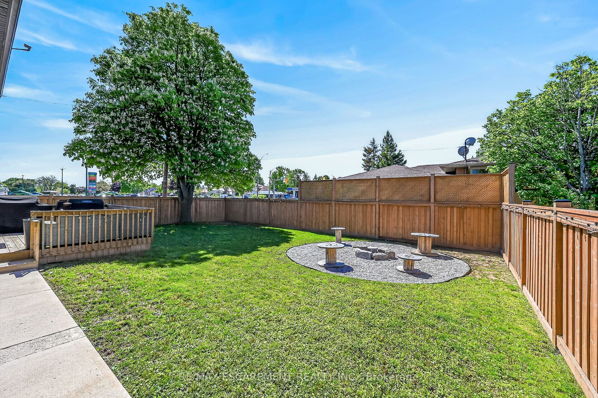 1 Sandringham Avenue