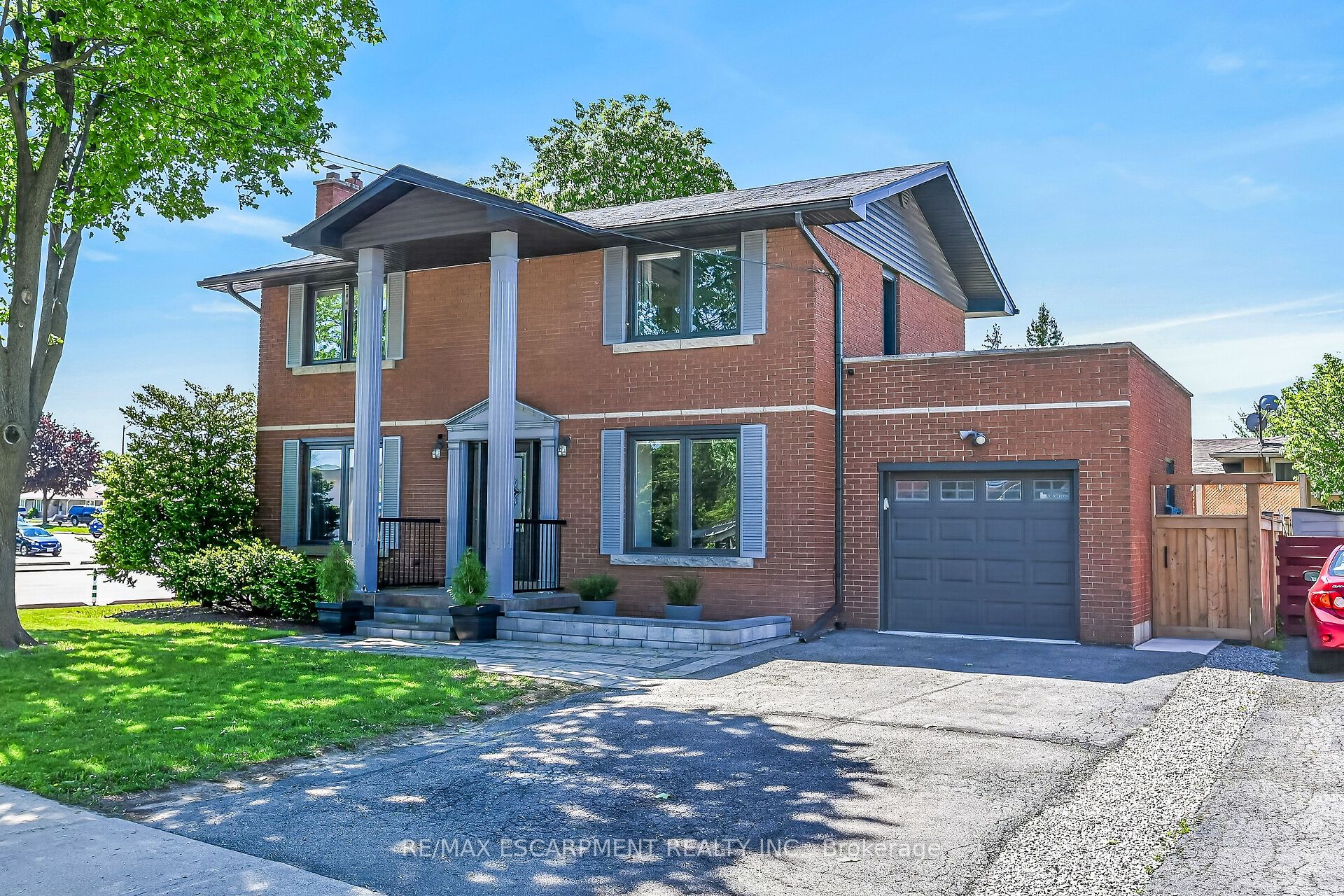1 Sandringham Avenue