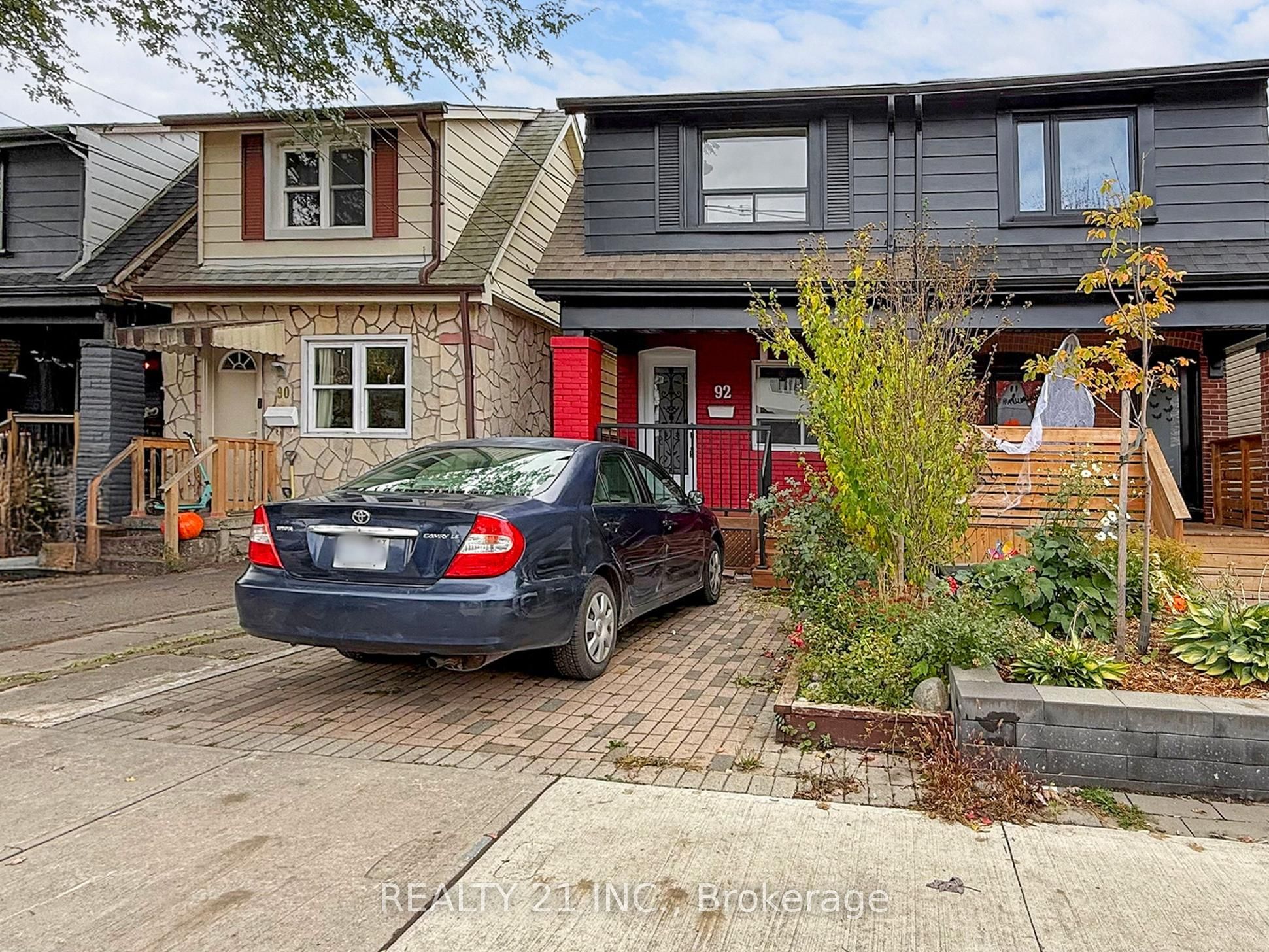 92 King Edward Ave Avenue