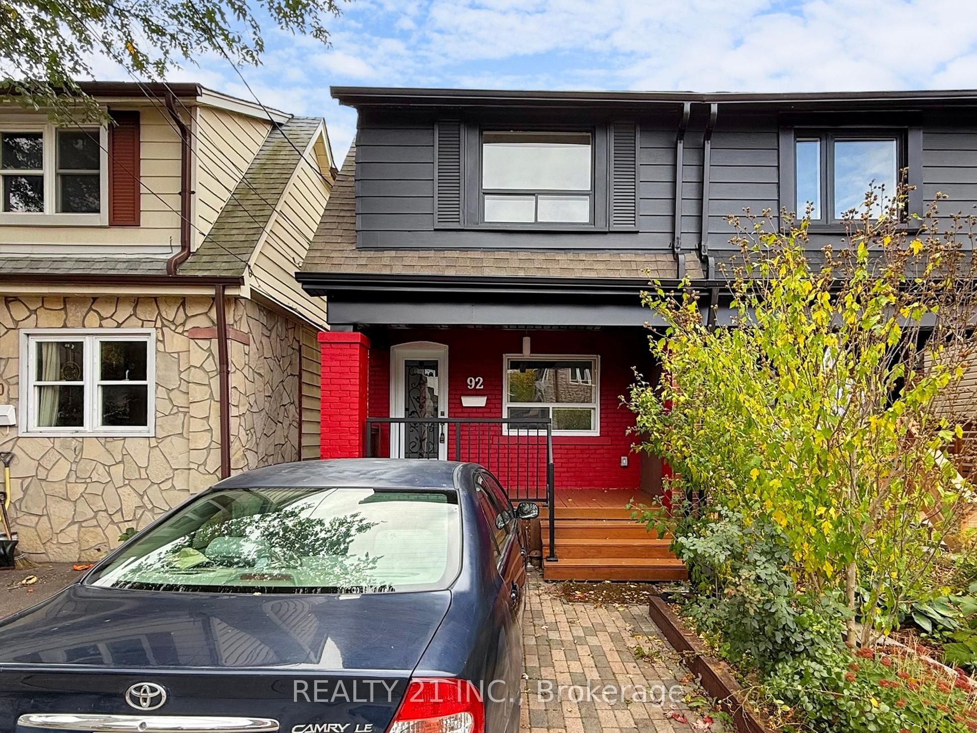 92 King Edward Ave Avenue