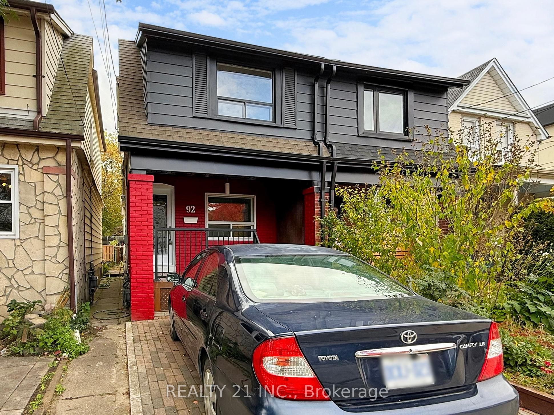 92 King Edward Ave Avenue