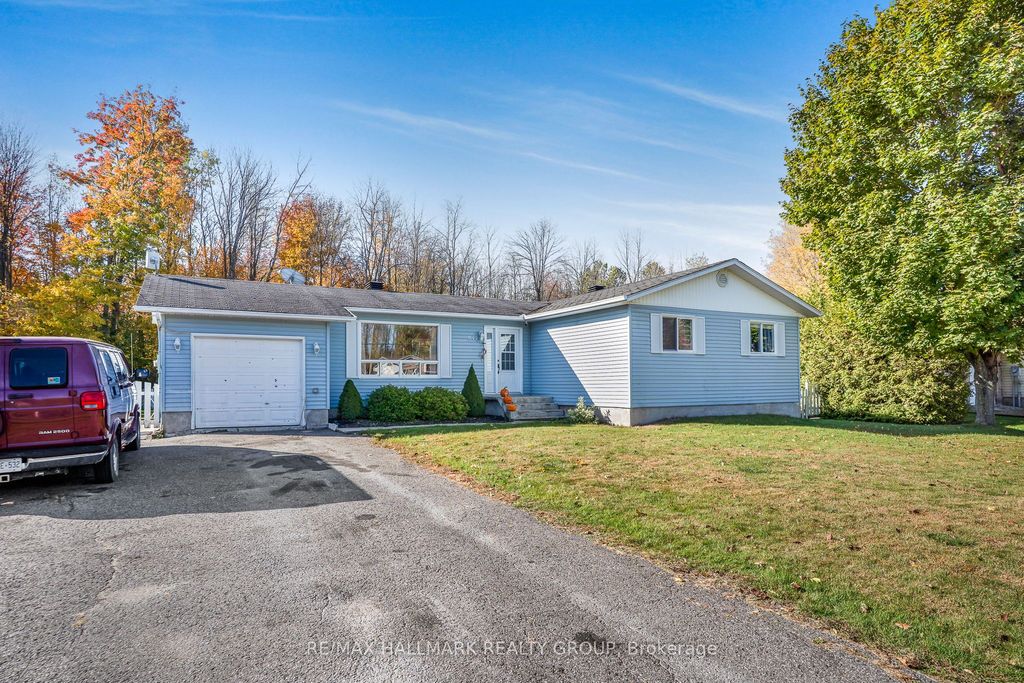 Photo of 912 E Pattee Road E, Champlain, ON K6A 2R2 (MLS # X12475154)