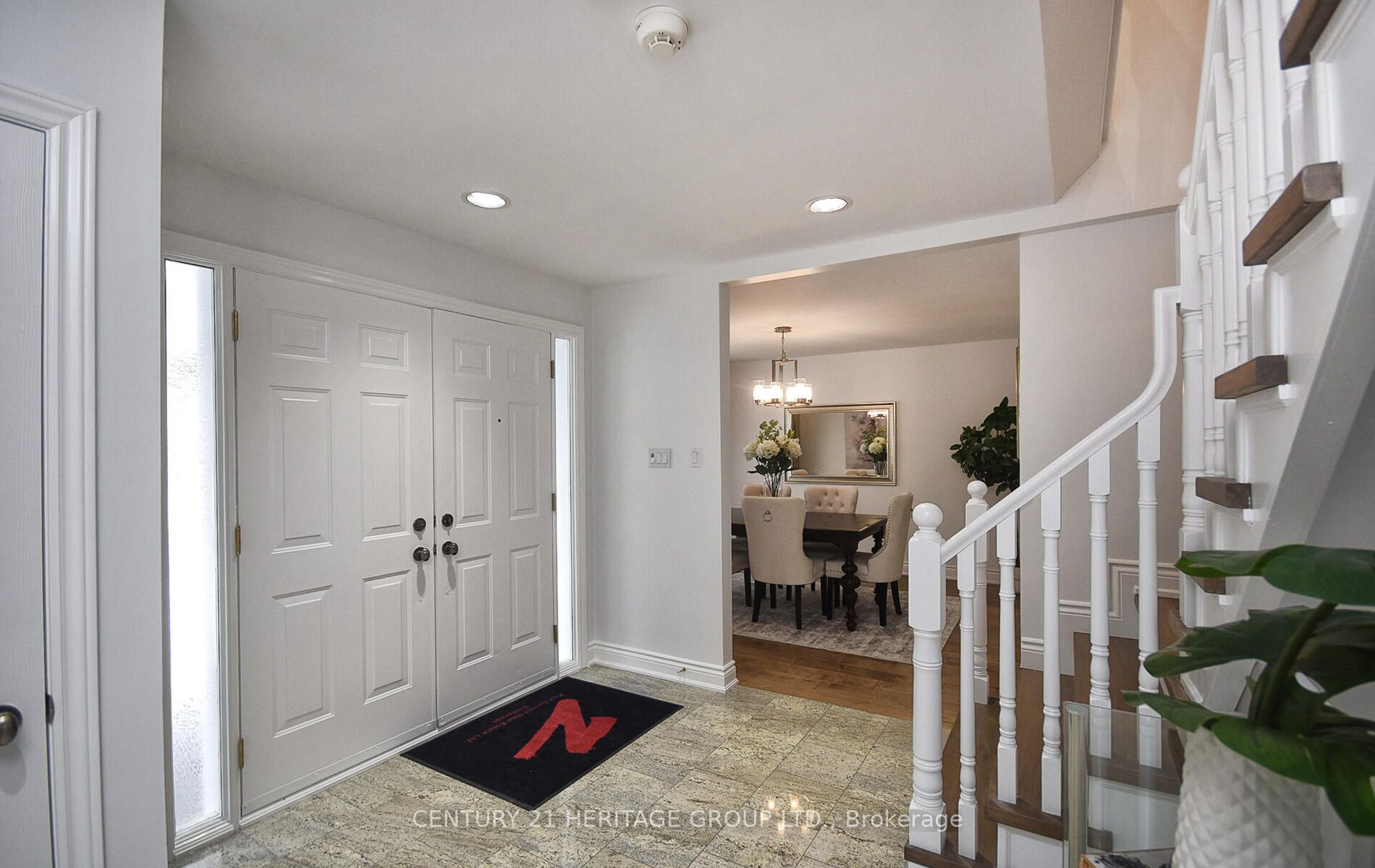 175 Bayview Fairways Drive MAIN & UPPER