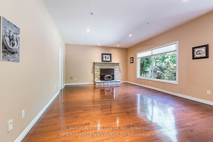 4468 Beacon Lane