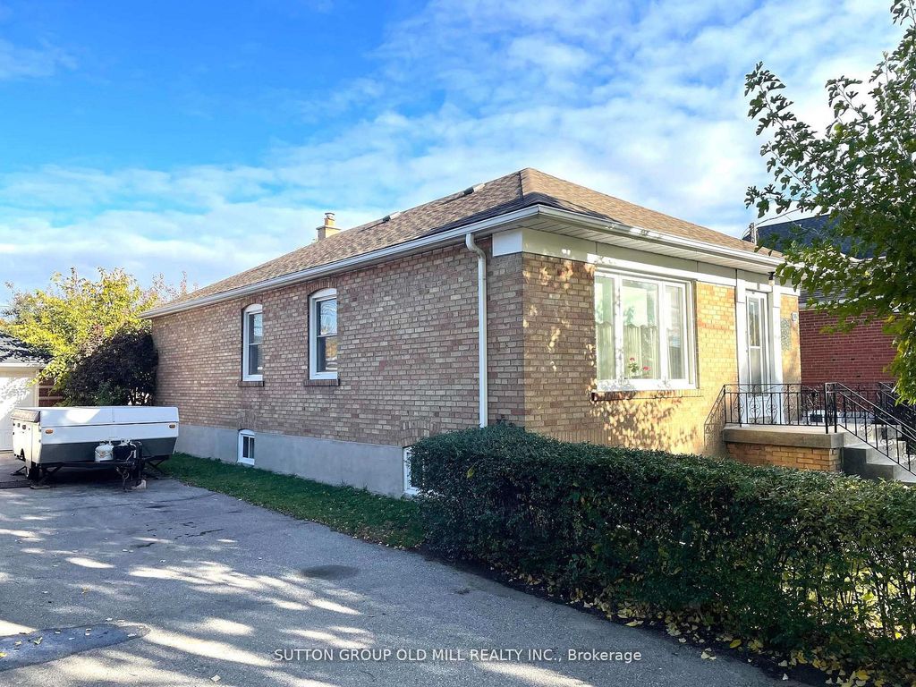 Photo of 36 Alden Avenue, Toronto, ON M8Z 1C5 (MLS # W12804892)