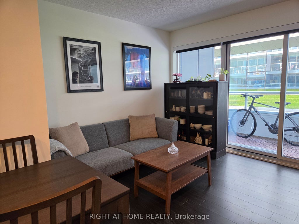 Photo of 17 Bathurst Street #602, Toronto, ON M5V 0N1 (MLS # C13776494)