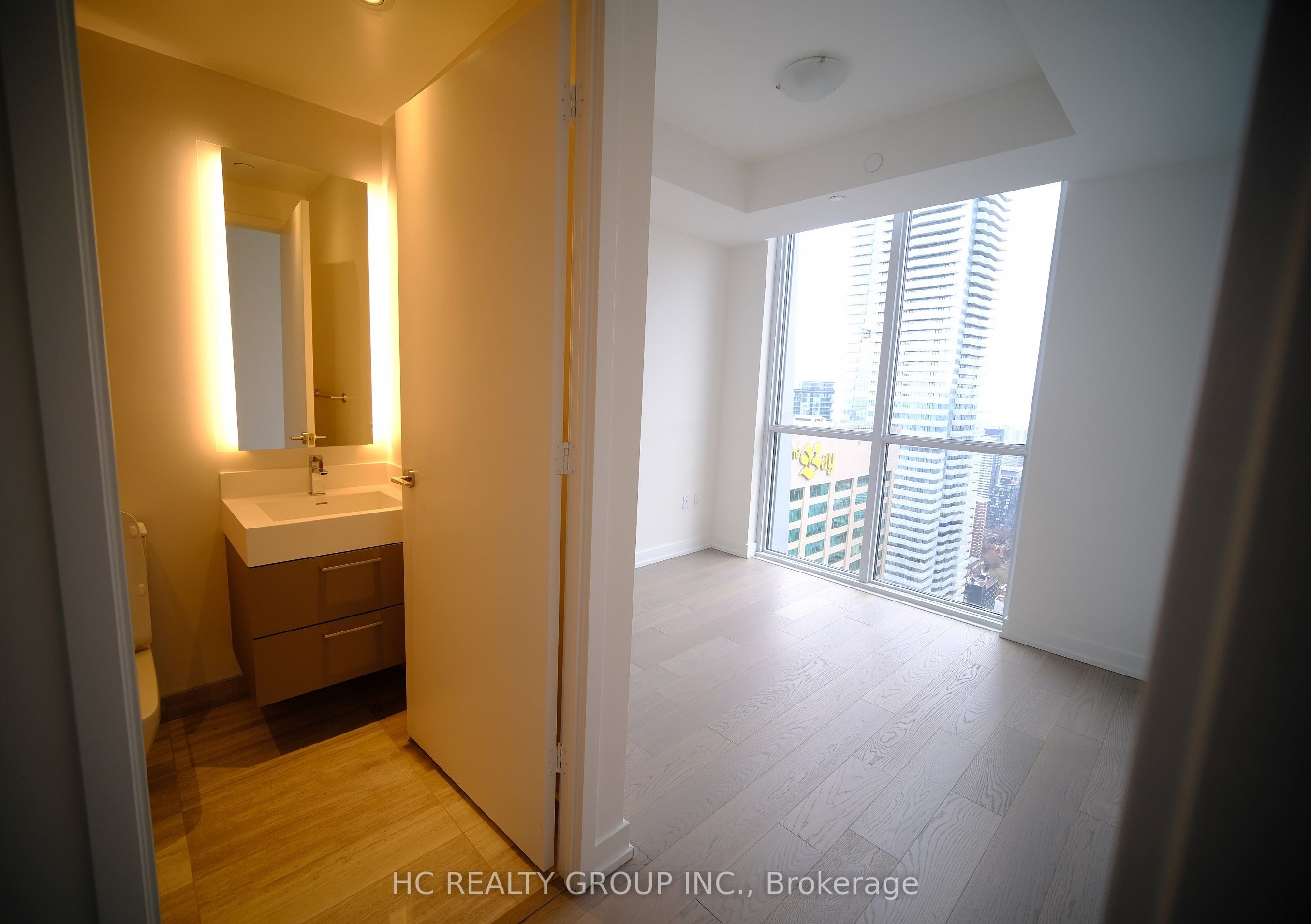 1 Yorkville Avenue 4512