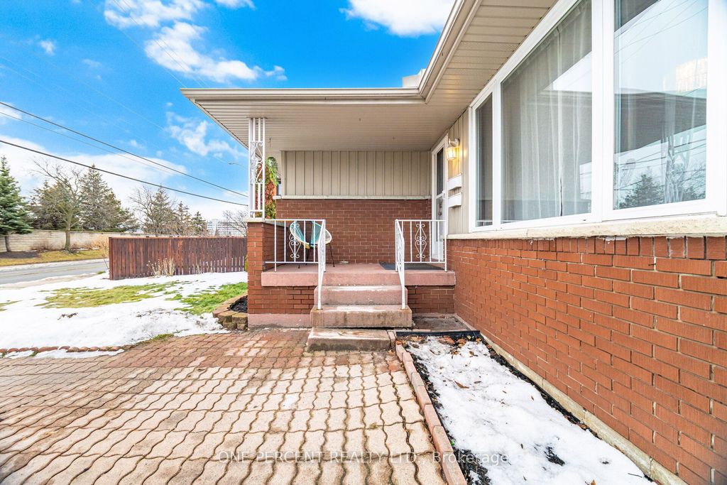 Photo of 85 Kenora Avenue, Hamilton, ON L8E 1C3 (MLS # X12810502)