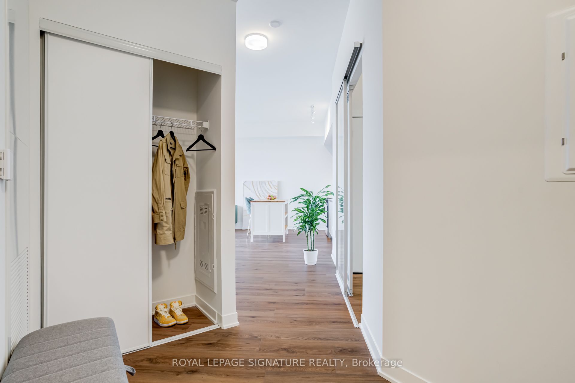 395 Dundas Street W LPH 30