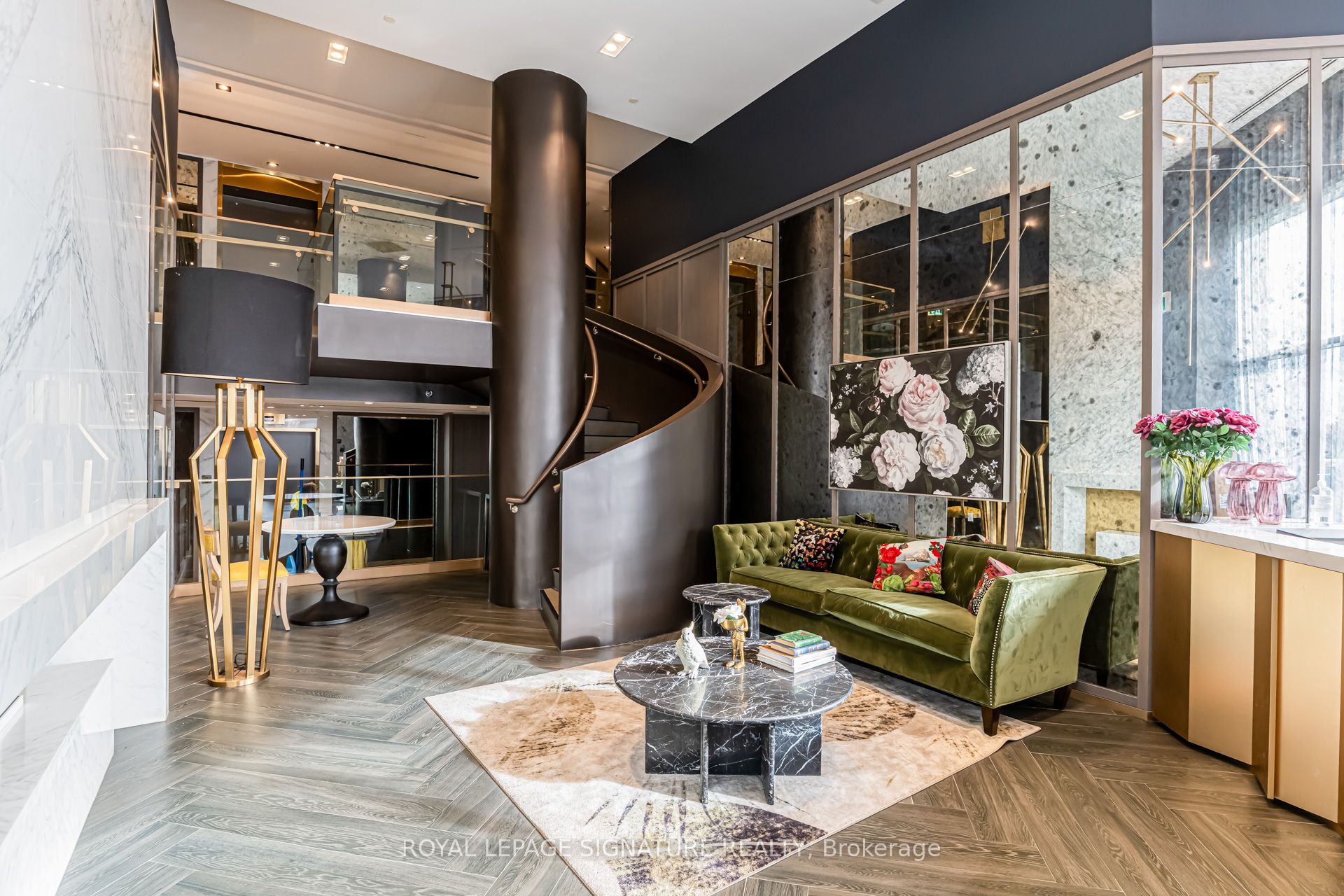 395 Dundas Street W LPH 30