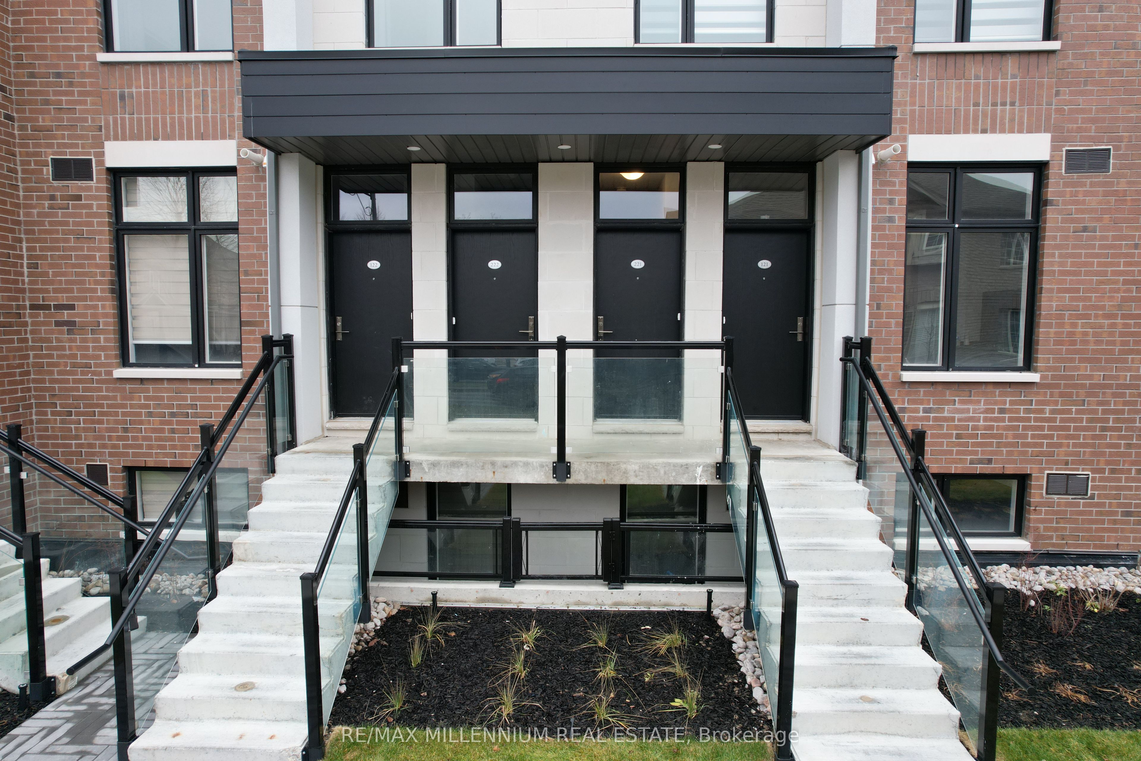 9560 Islington Avenue U221