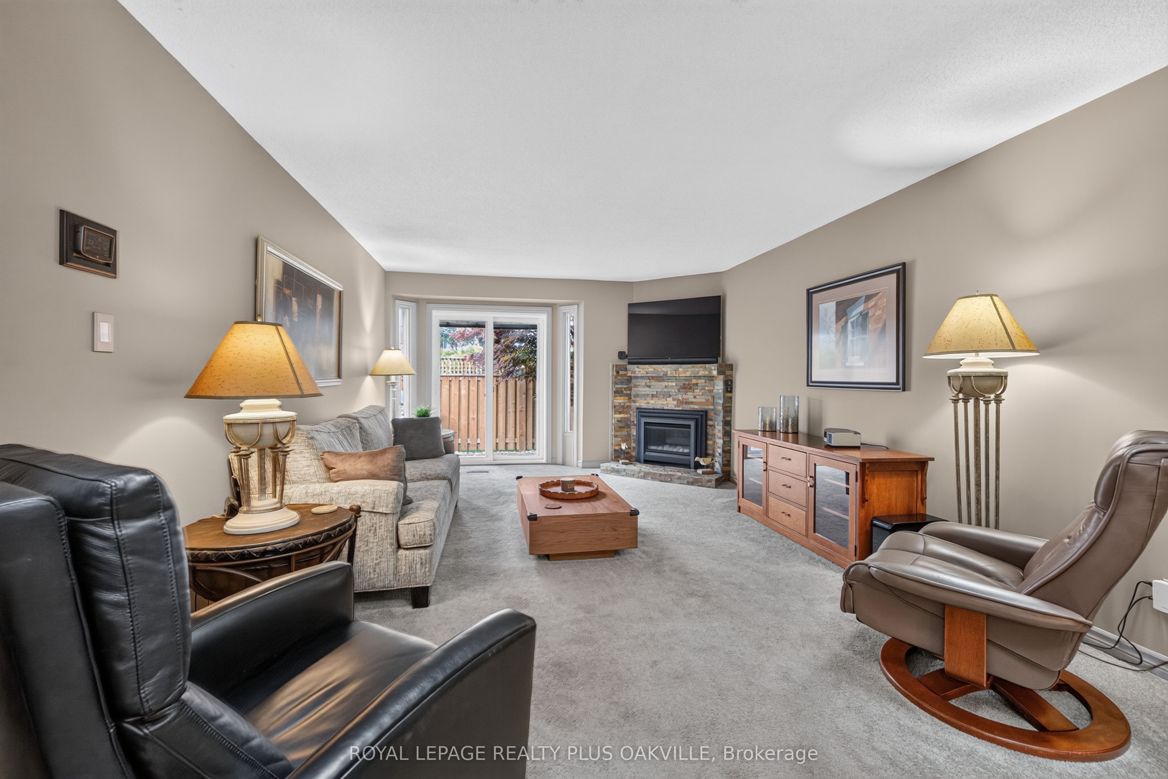 5255 Lakeshore Road 53