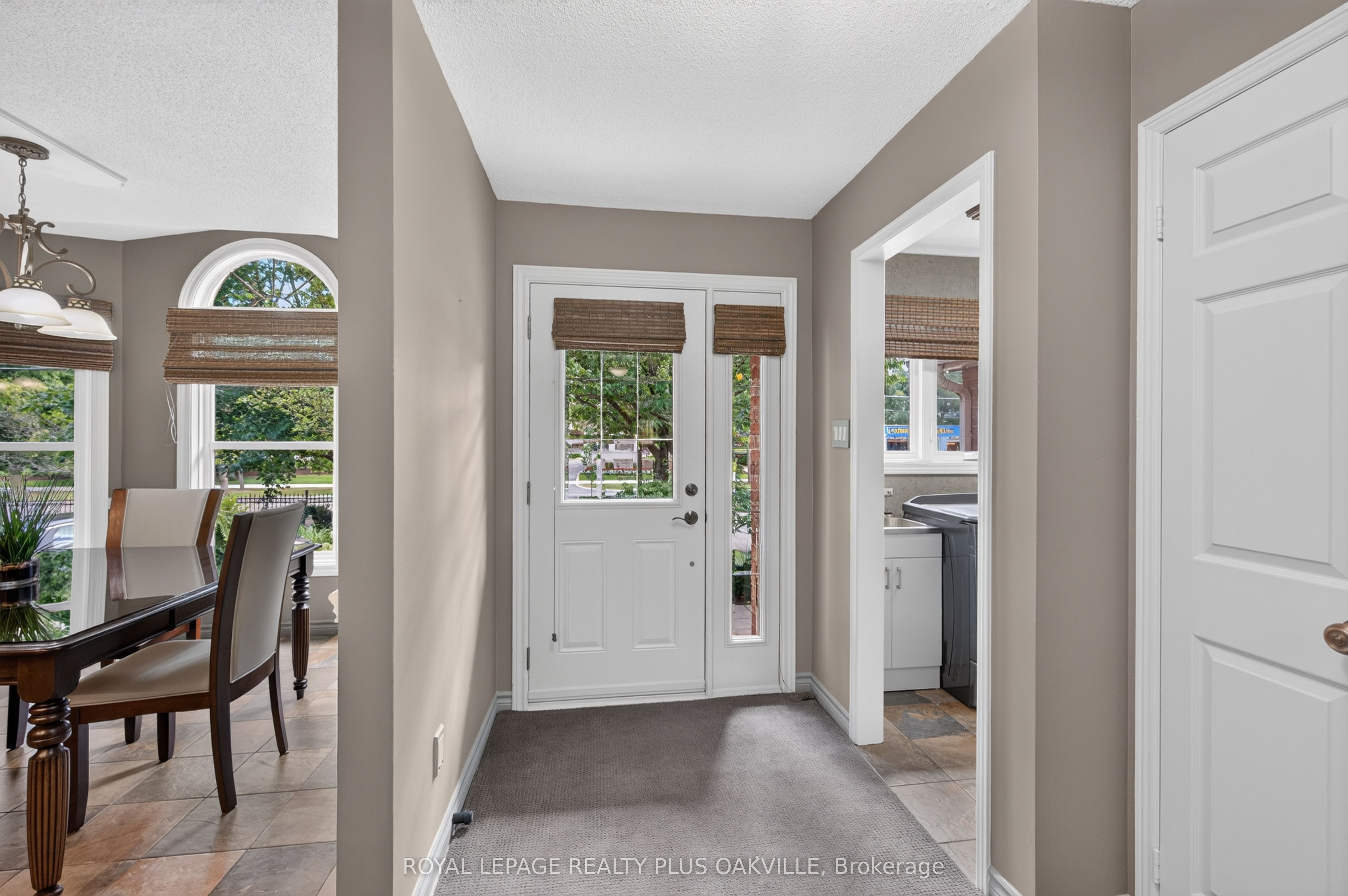 5255 Lakeshore Road 53