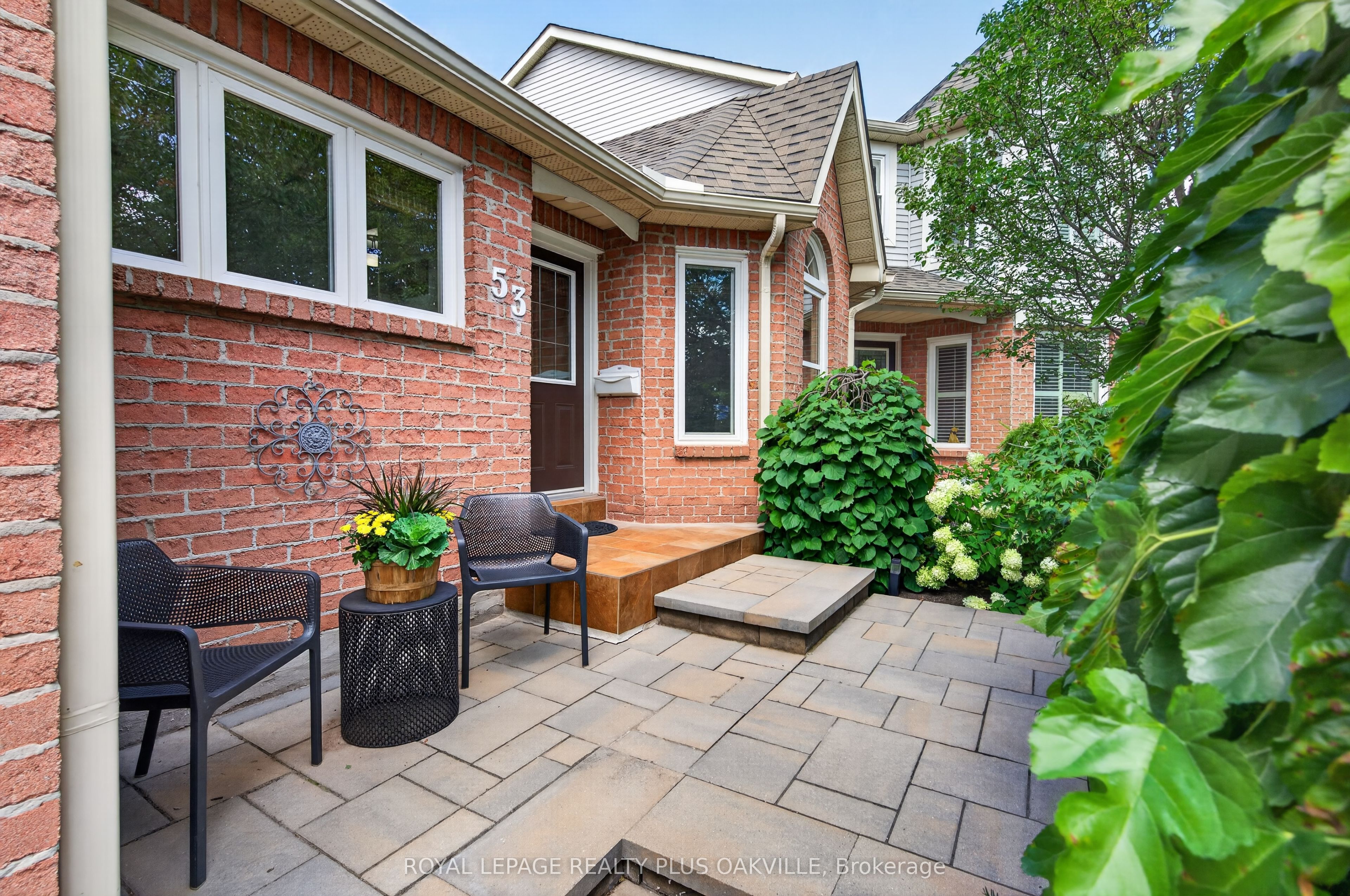 5255 Lakeshore Road 53