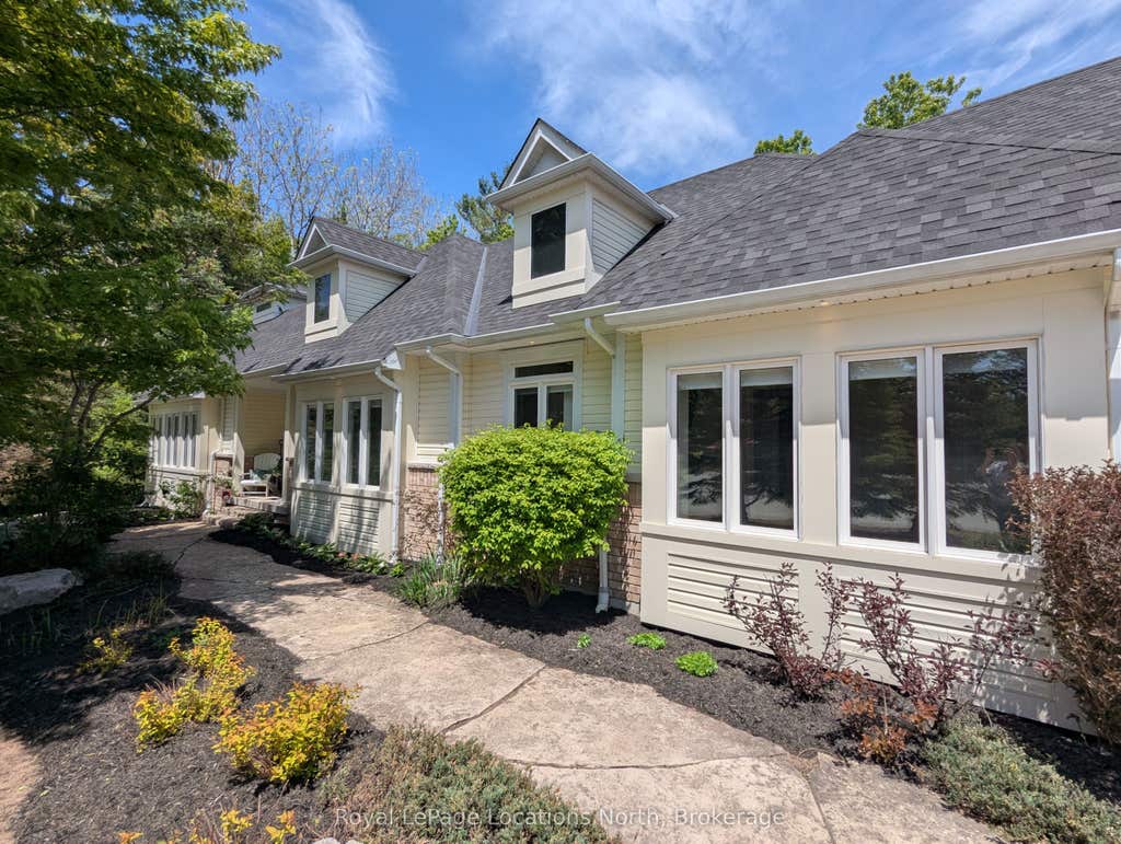 Photo of 5 Christy Drive, Wasaga Beach, ON L9Z 1C8 (MLS # S13417322)