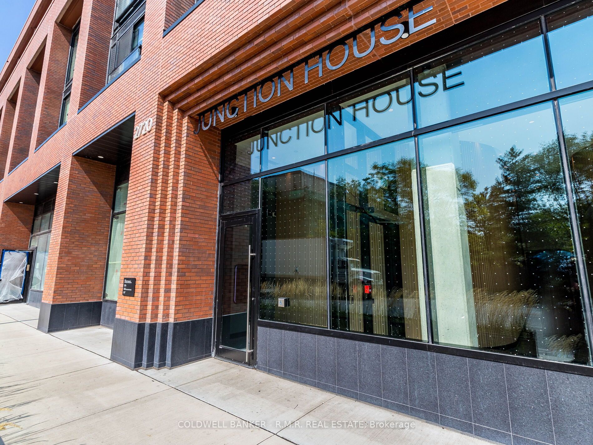 2720 Dundas Street W 703