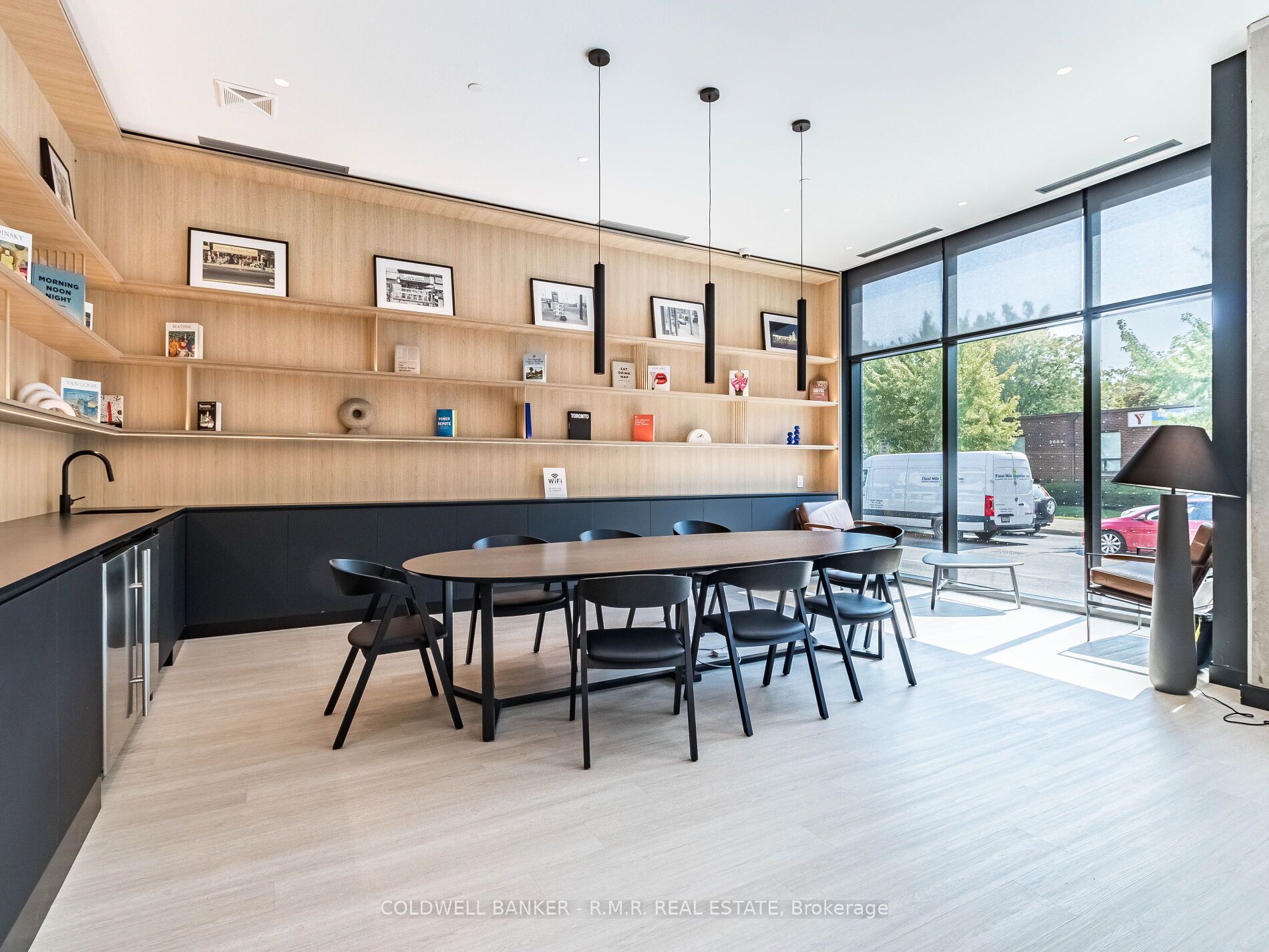 2720 Dundas Street W 703