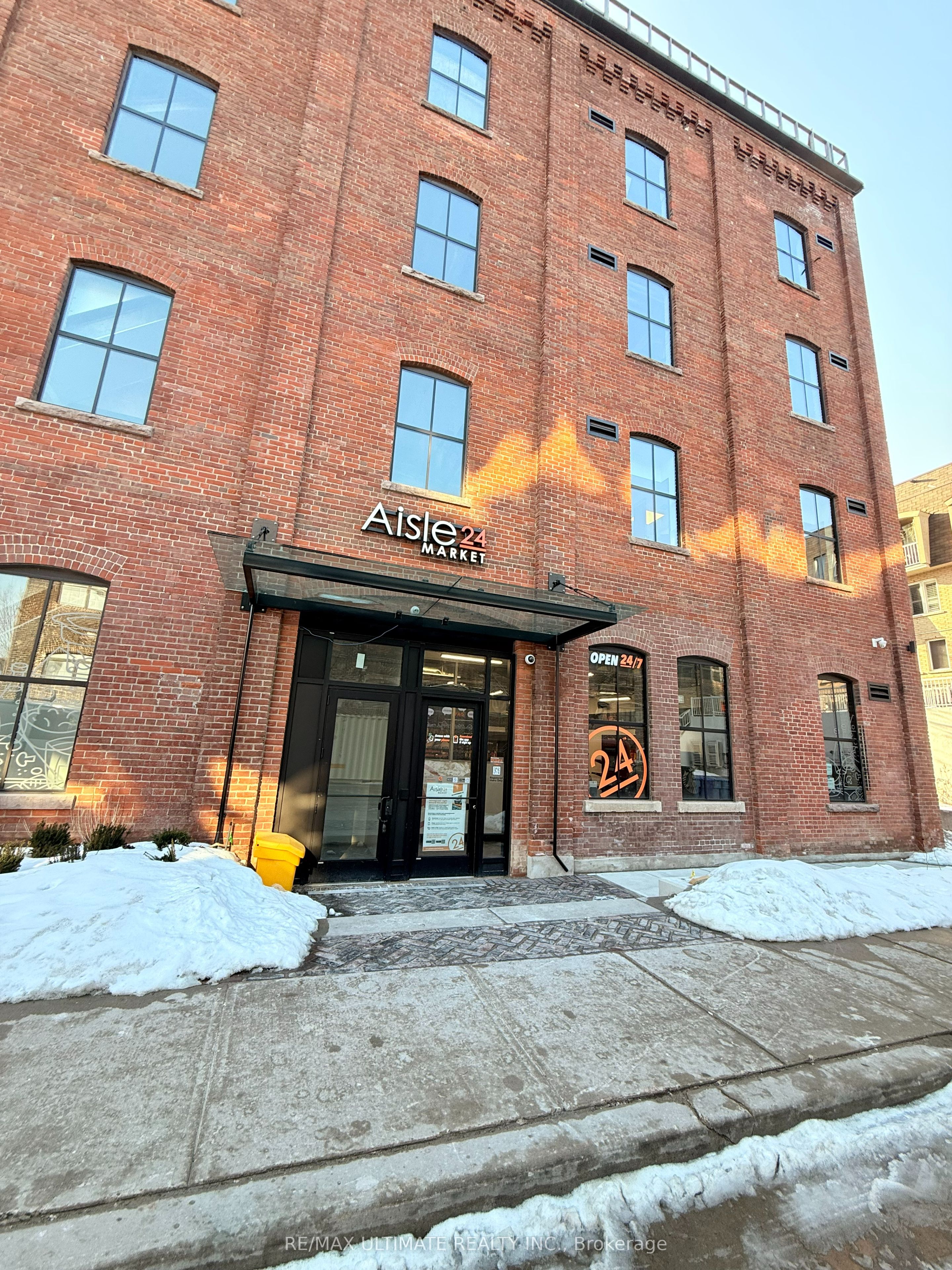 Photo 1 of 18 — 30 Powerhouse Street, Toronto, ON M6H 0C6