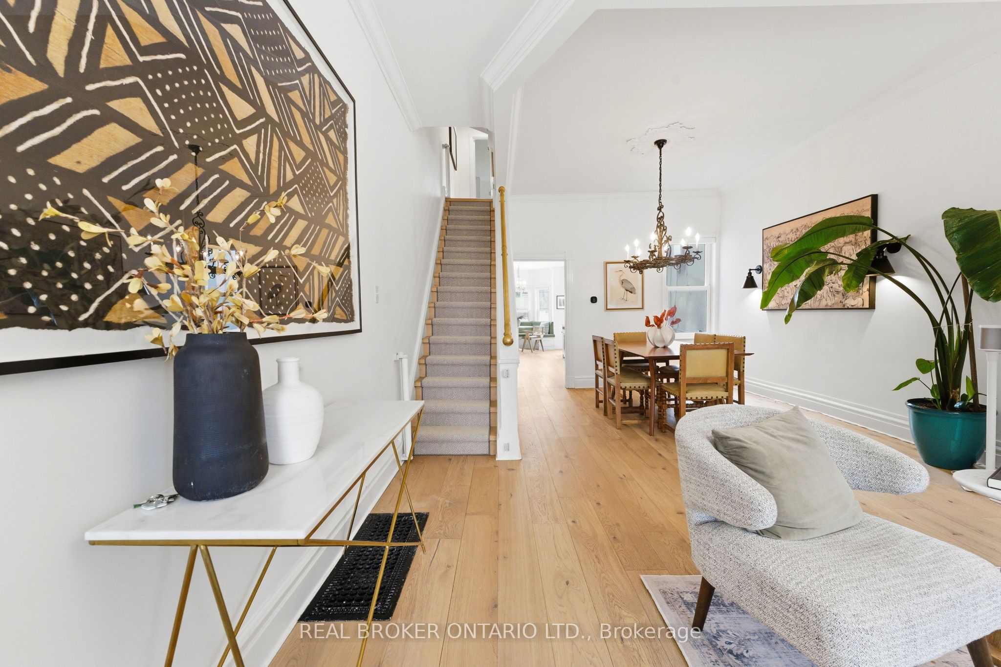 360 Wellesley Street E