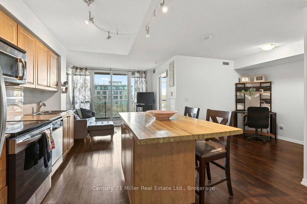 Photo of 209 Fort York Boulevard #562, Toronto, ON M5V 4A1 (MLS # C13174614)