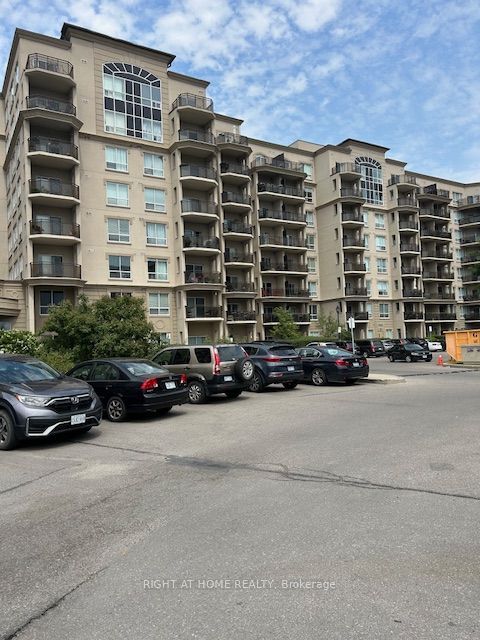 2 Maison Parc Court 403 Vaughan ON L4J 9K4