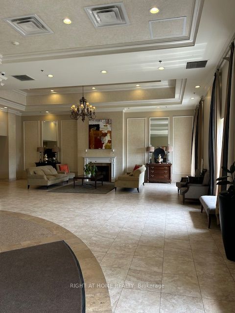 2 Maison Parc Court 403