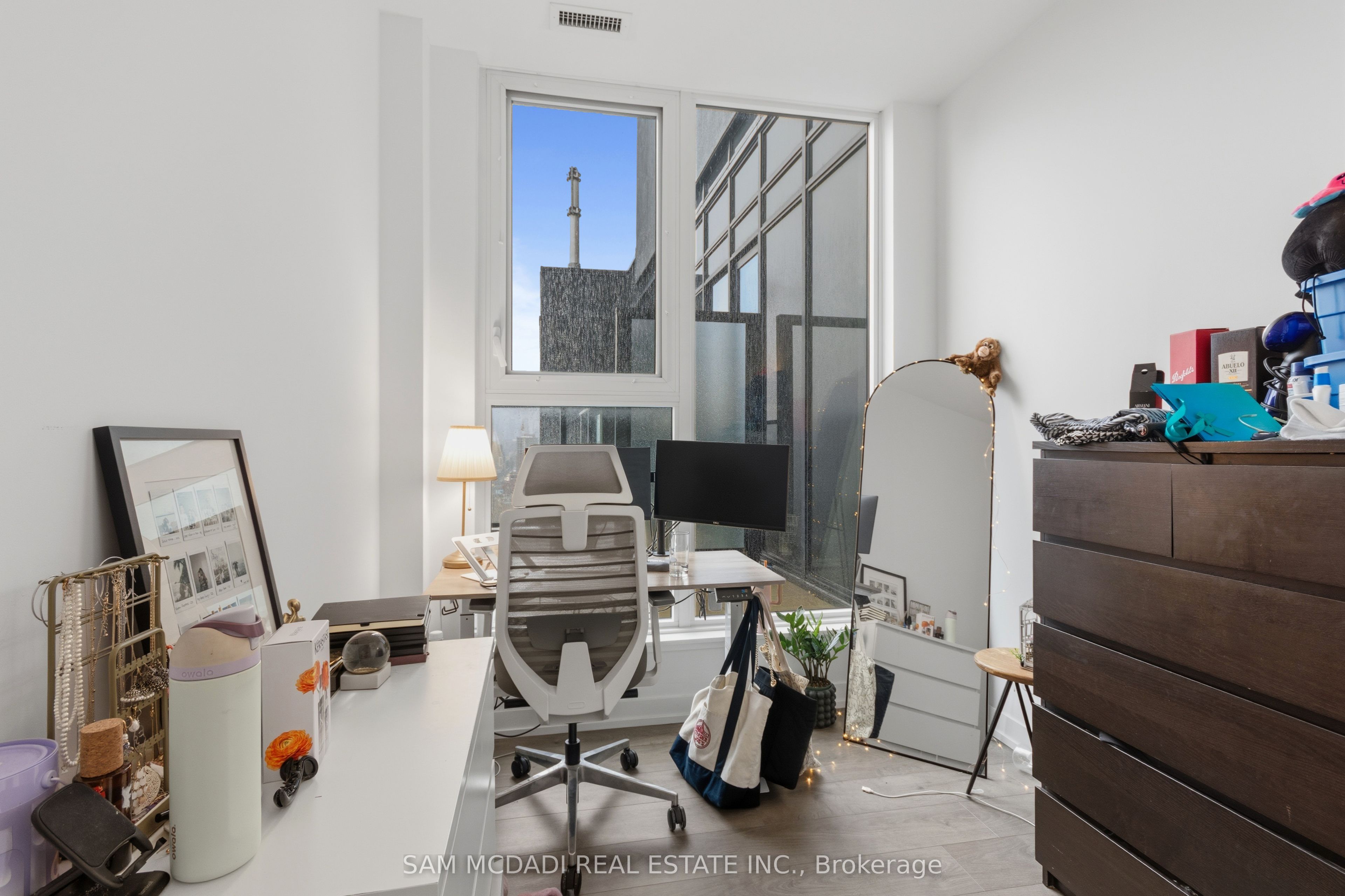 270 Dufferin Street PH01