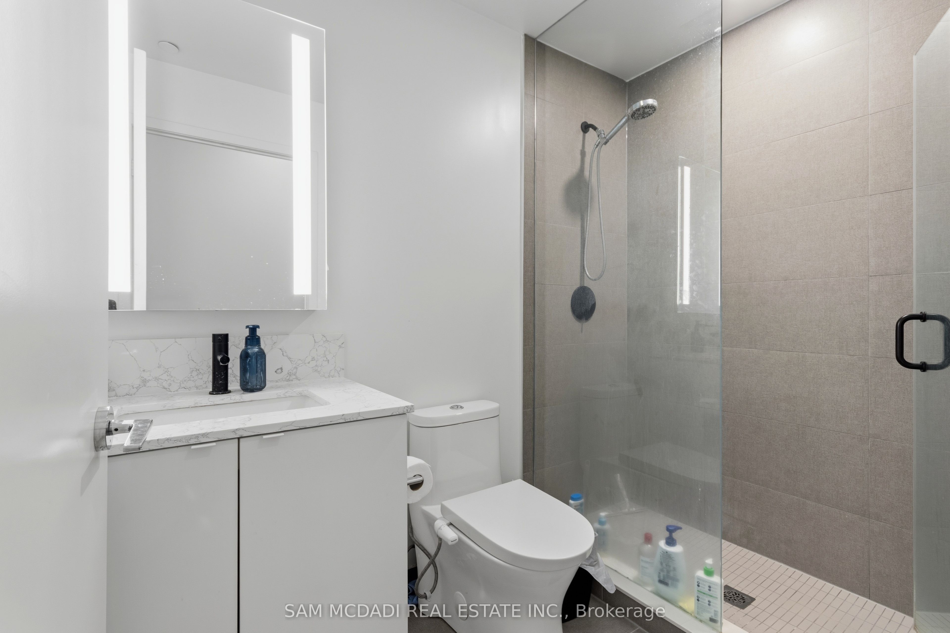 270 Dufferin Street PH01