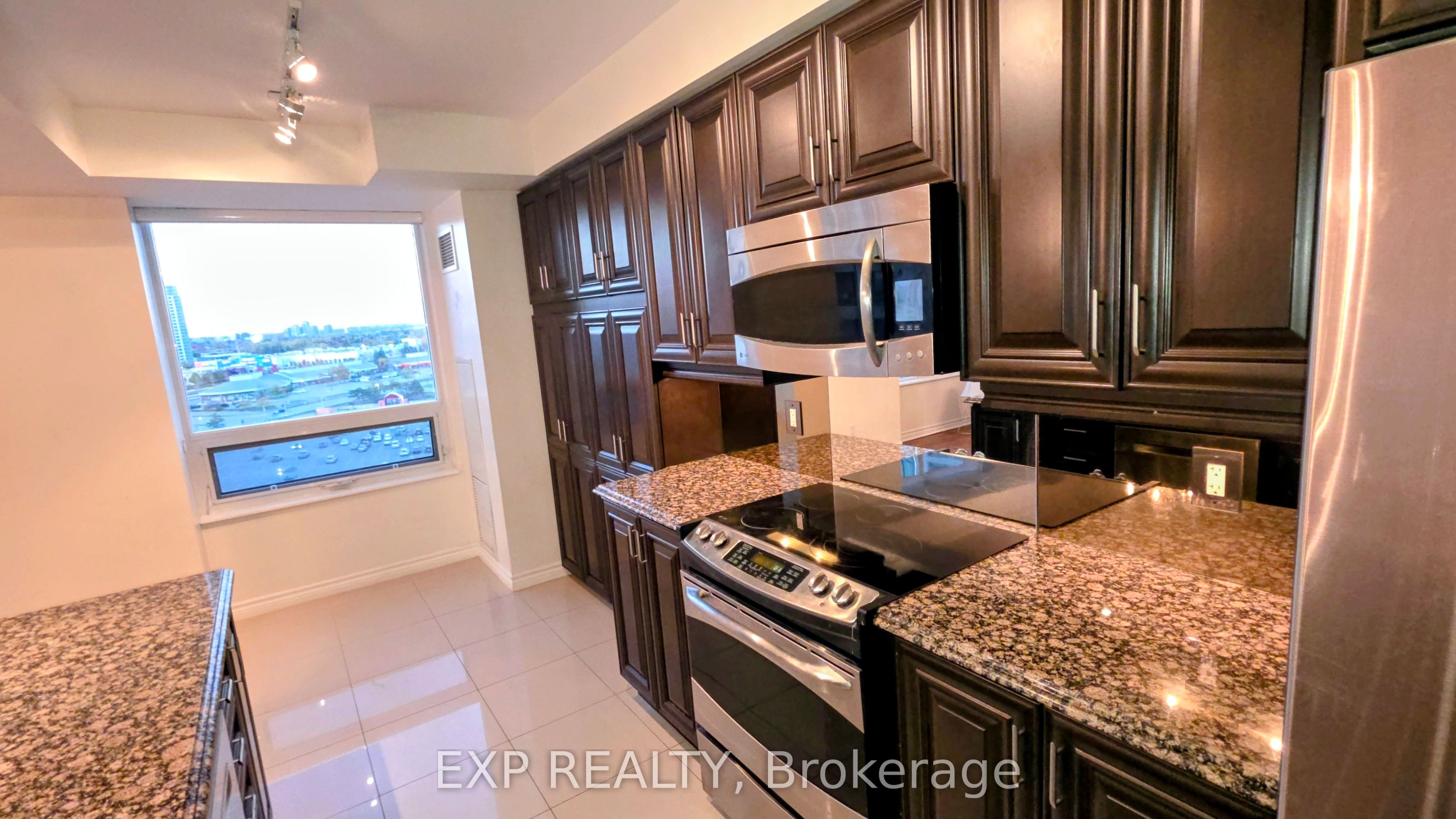 88 Promenade Circle 1110