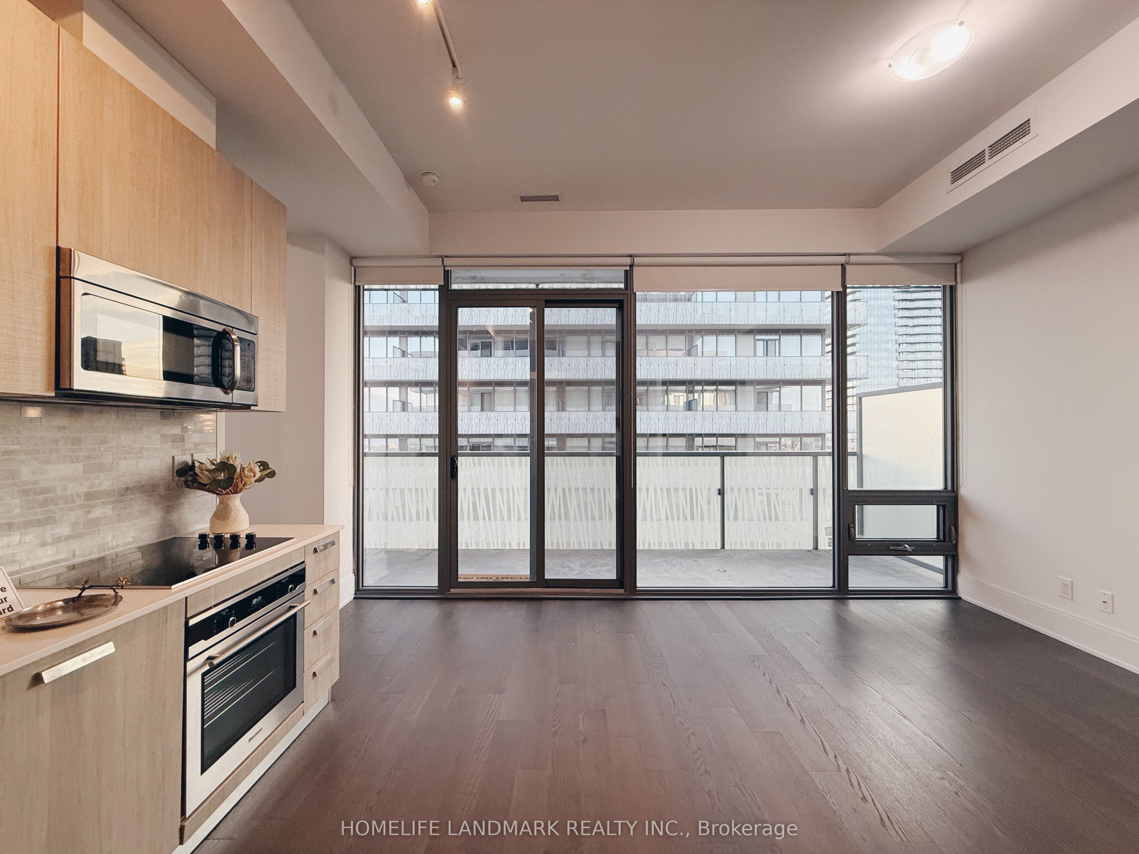 50 Charles Street E LPH5304