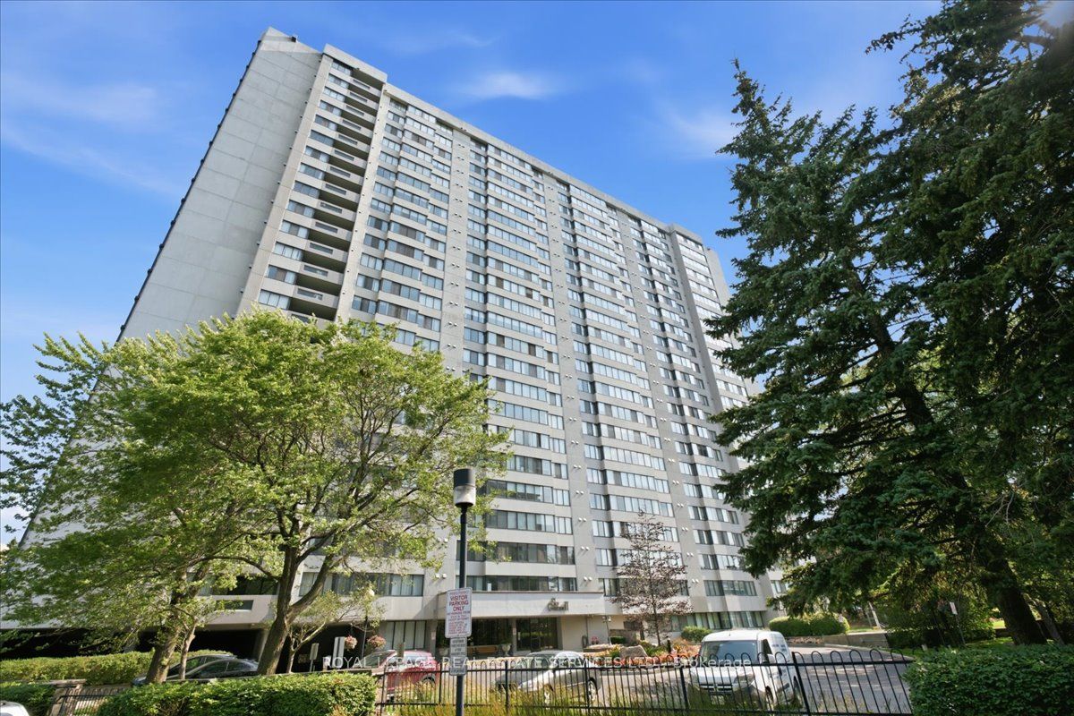 Photo 1 of 25 — 2330 Bridletowne Circle 2205, Toronto, ON M1W 3P6