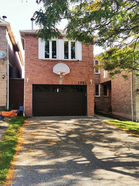 1261 Valerie Crescent Oakville ON L6J 7E9