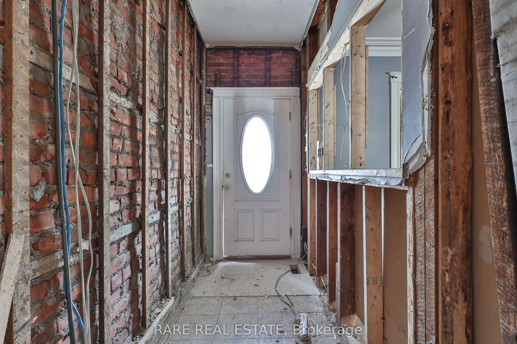 Photo of 21 Chestnut Avenue, Hamilton, ON L8L 6K5 (MLS # X13206554)