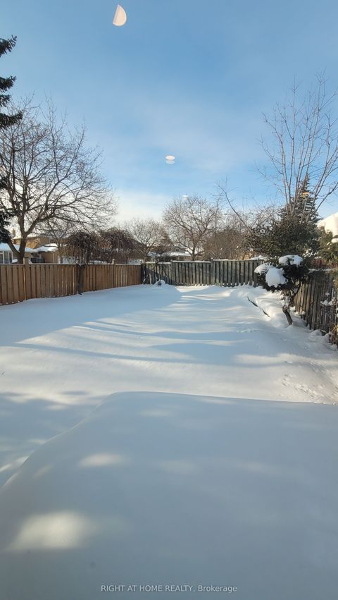 2 Clydesdale Road Markham ON L3R 3S9