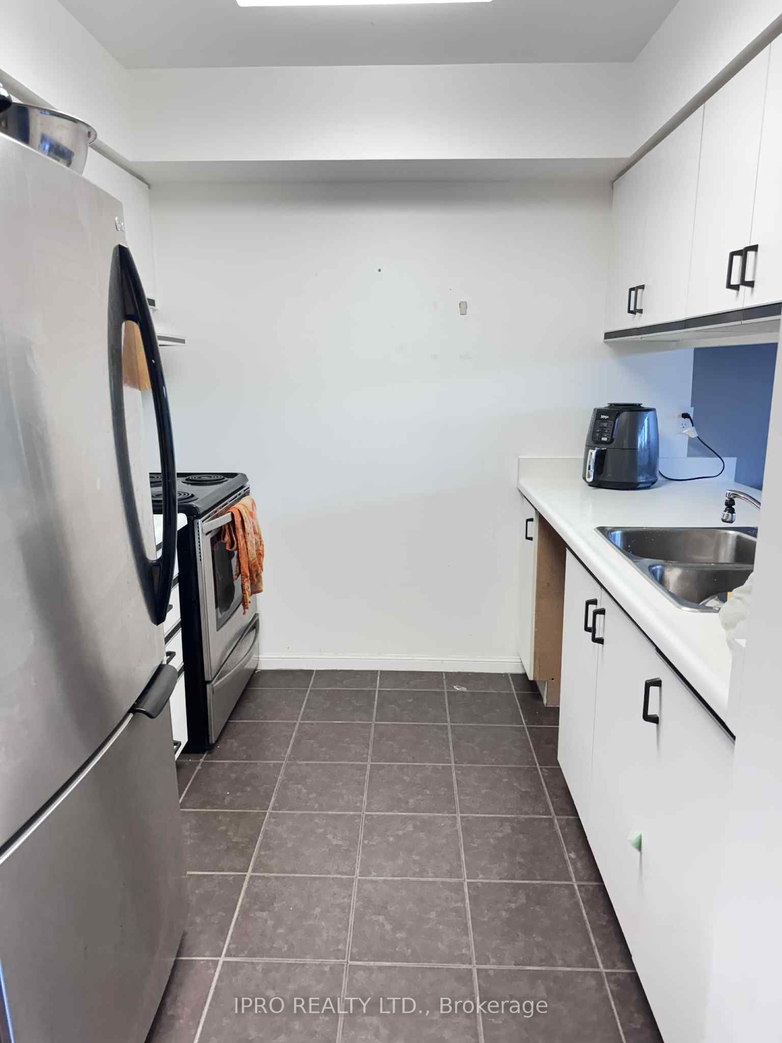 12 Laurelcrest Street 311
