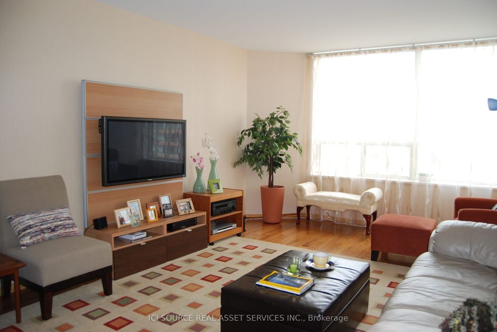 Photo of 1270 Maple Crossing Boulevard #905, Burlington, ON L7S 2J3 (MLS # W12858102)