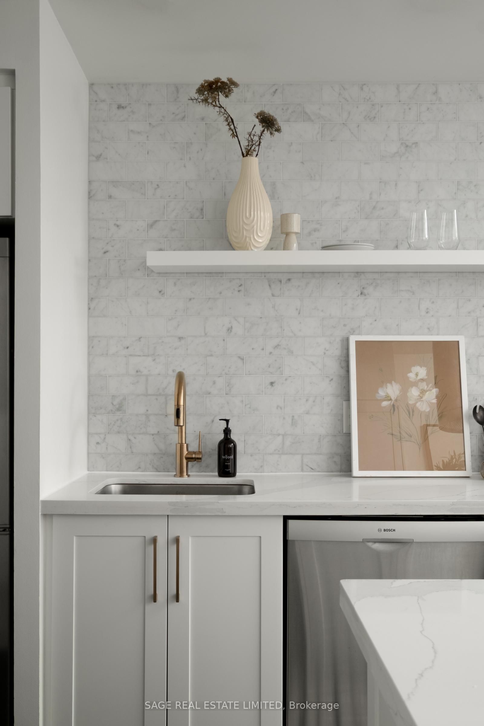 38 Dan Leckie Way 728