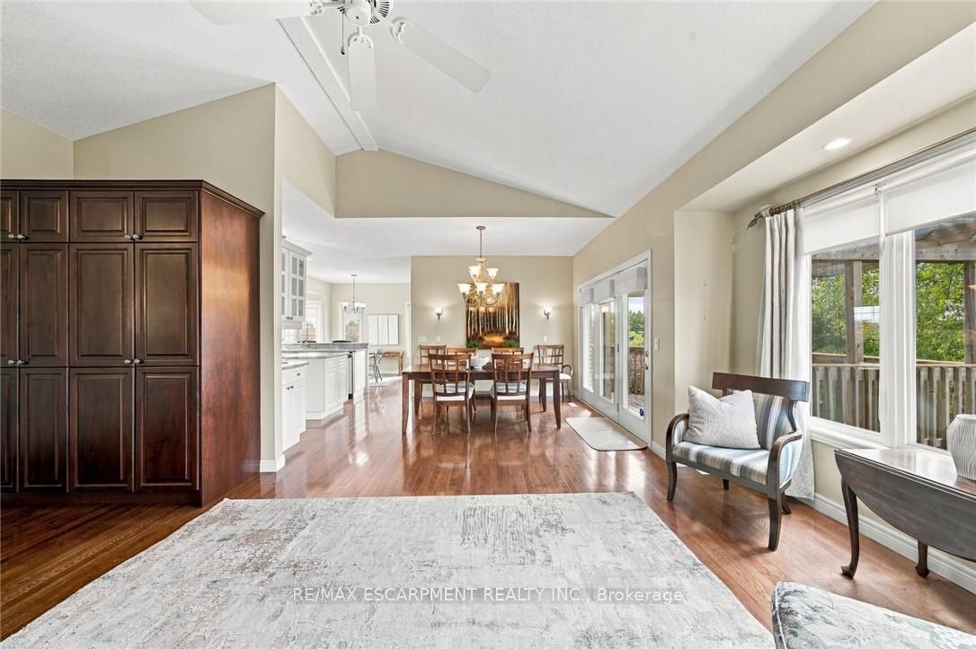 500 Lakeview Drive 9