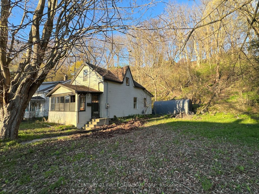 Photo of 205 Orchard Street, Central Elgin, ON N5L 1C4 (MLS # X12682410)