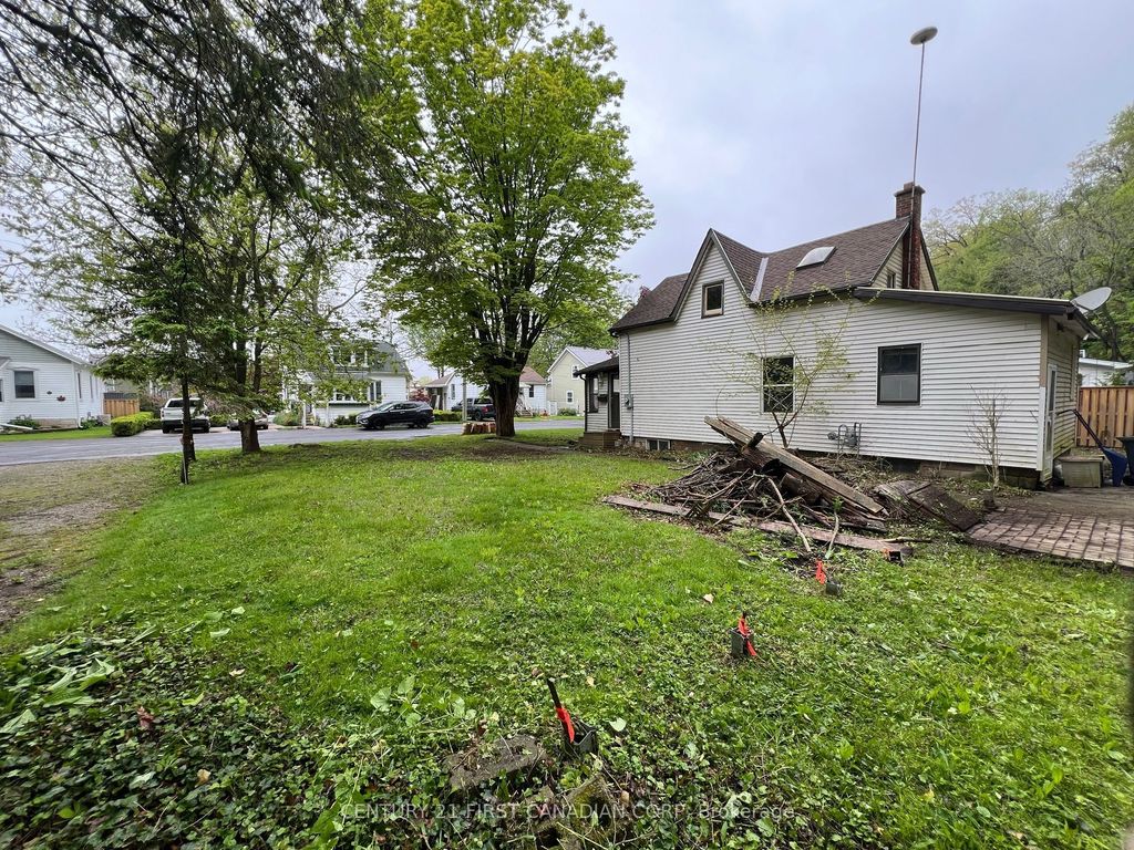 Photo of 205 Orchard Street, Central Elgin, ON N5L 1C4 (MLS # X12682410)