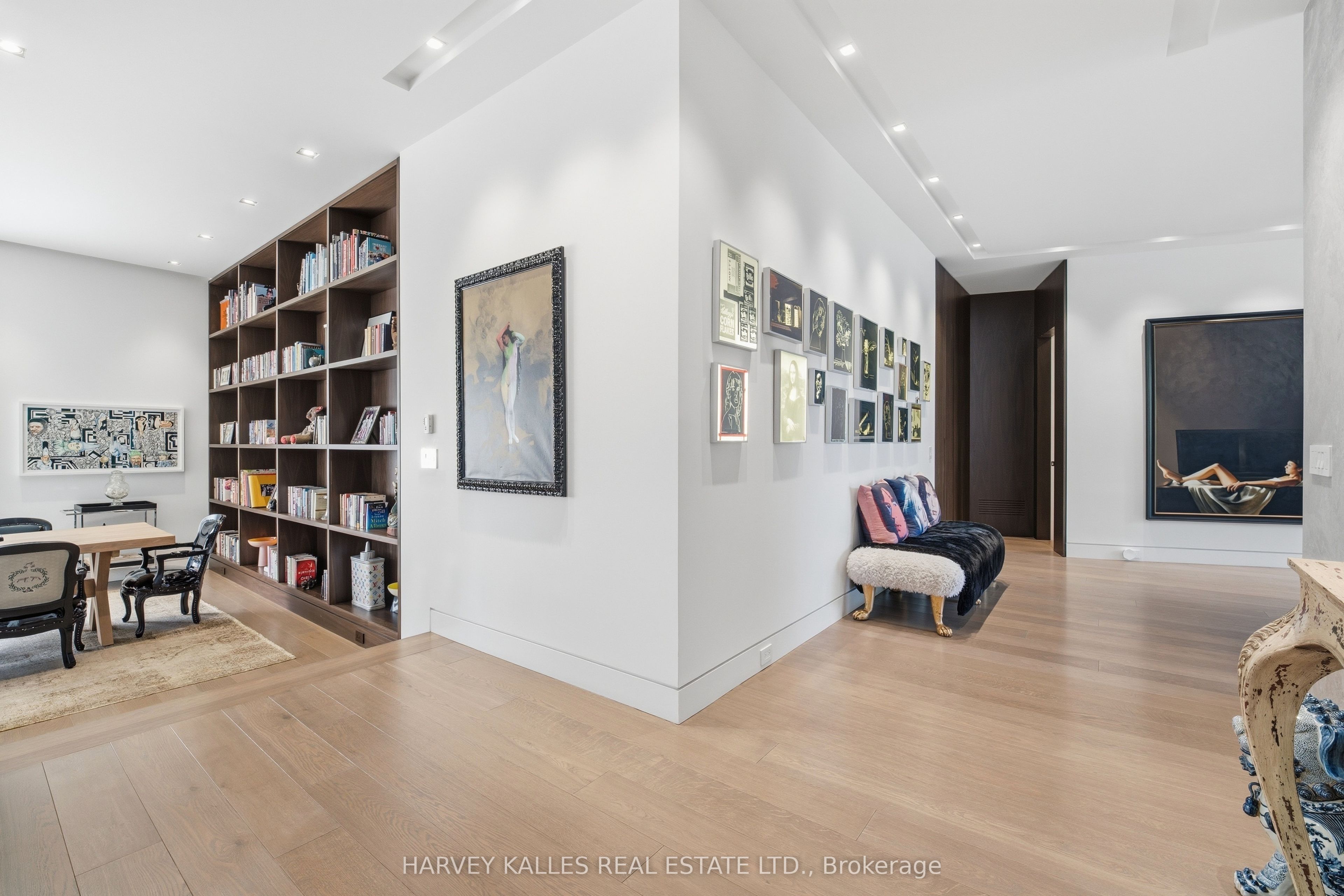43 Hillholm Road
