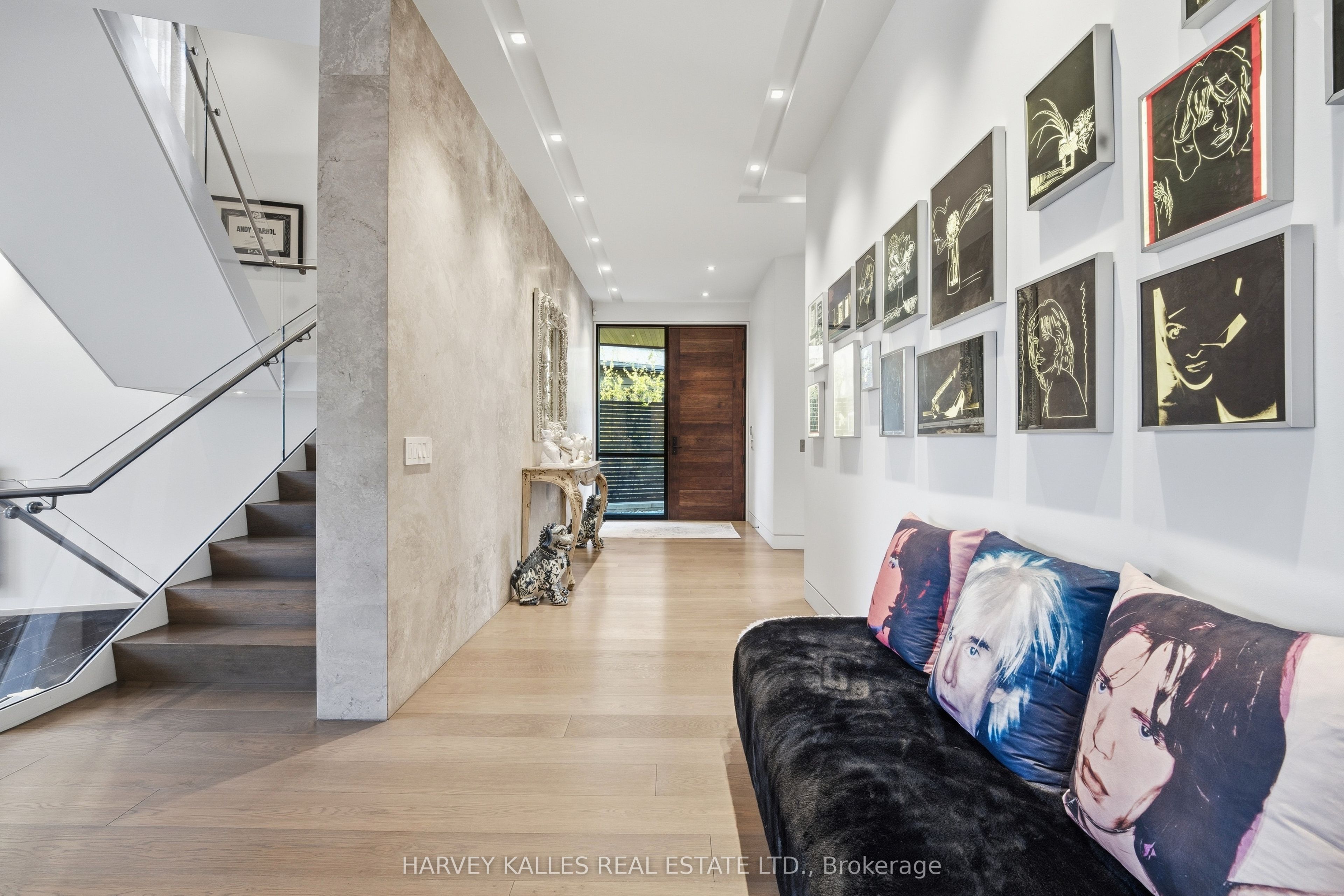 43 Hillholm Road