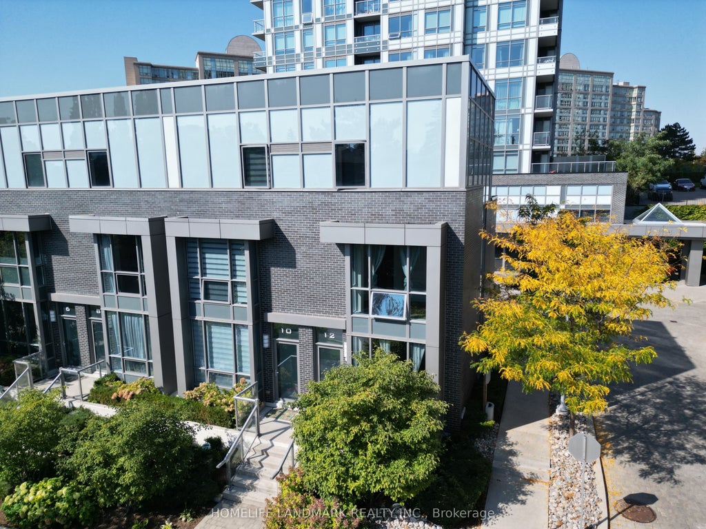 Photo of 18 Graydon Hall Drive #TH12, Toronto, ON M3A 0A4 (MLS # C13708564)