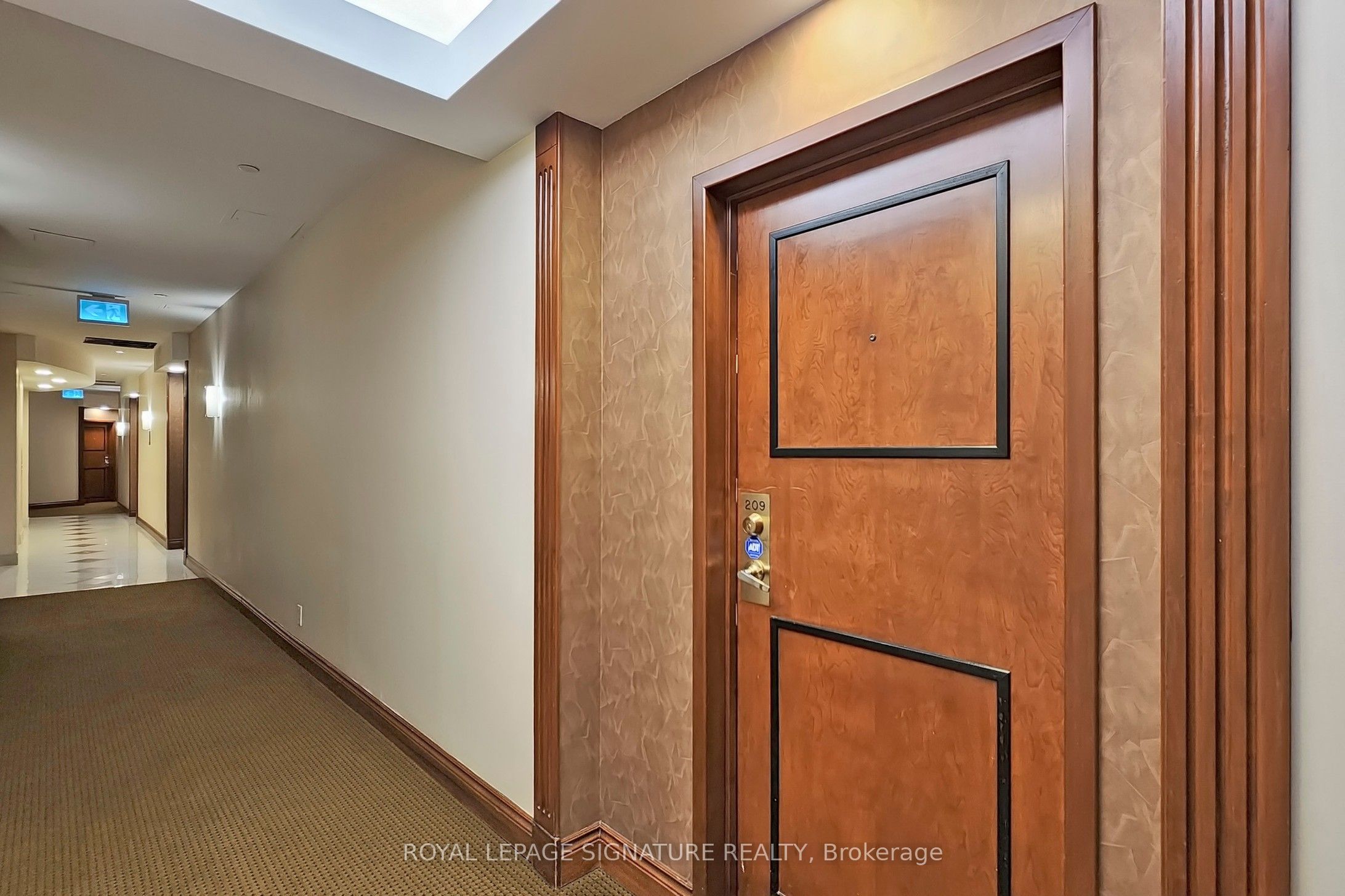 980 Yonge Street 209