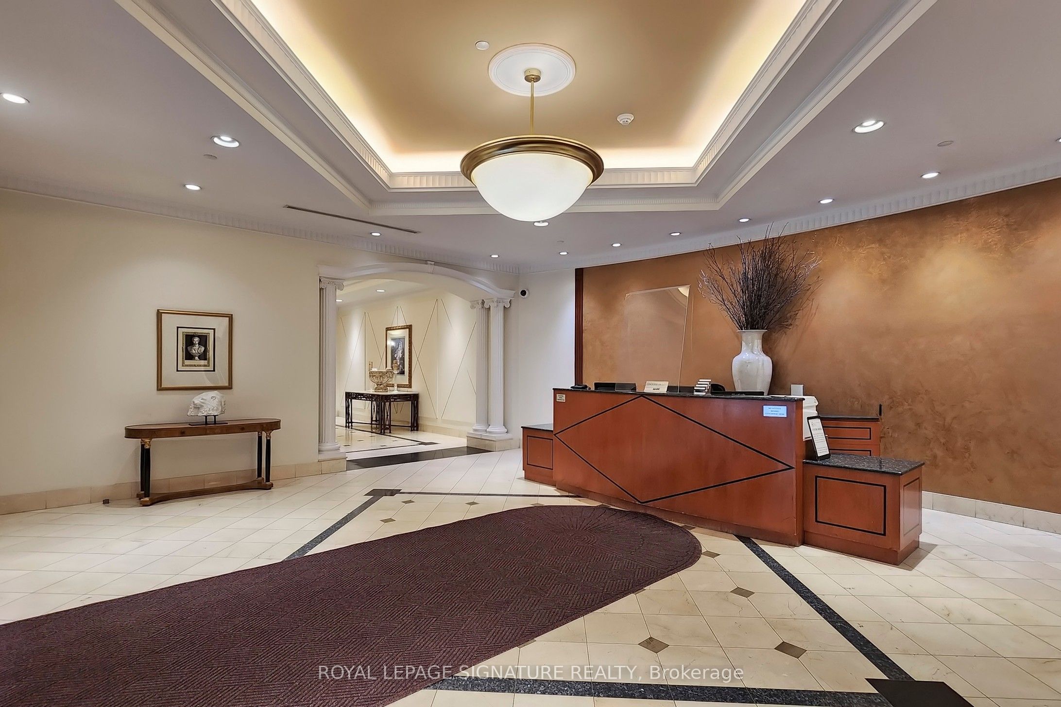 980 Yonge Street 209