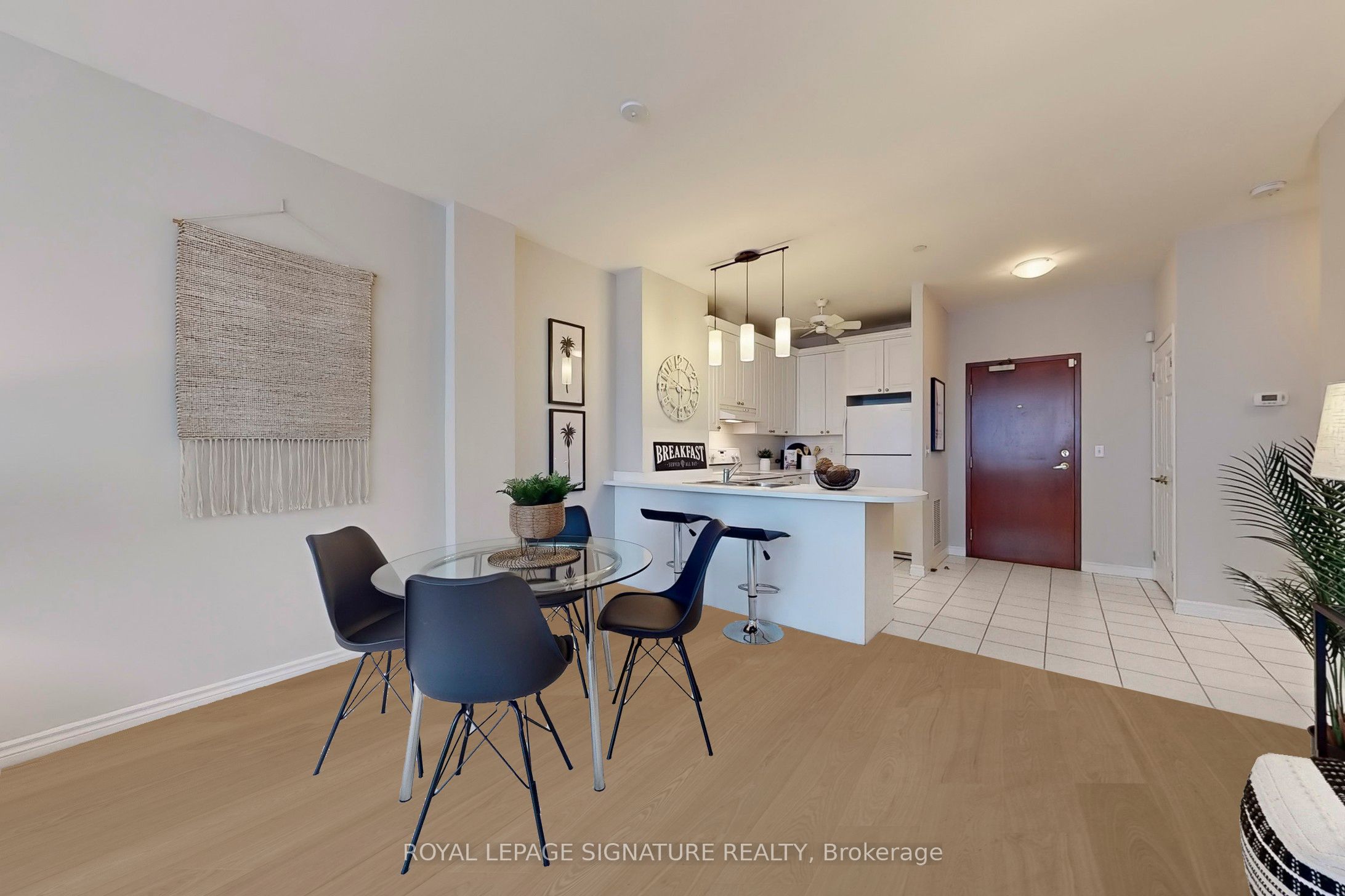 980 Yonge Street 209